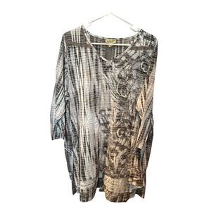 One World V neck 1/2 sleeve blouse 2X Blue/Grey Embroidered longer in back